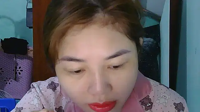 Snapshot of Uhem112 chatting on October 2025 01:35:01 AM Uhem112 online show from October 2025 01:35:01 AM