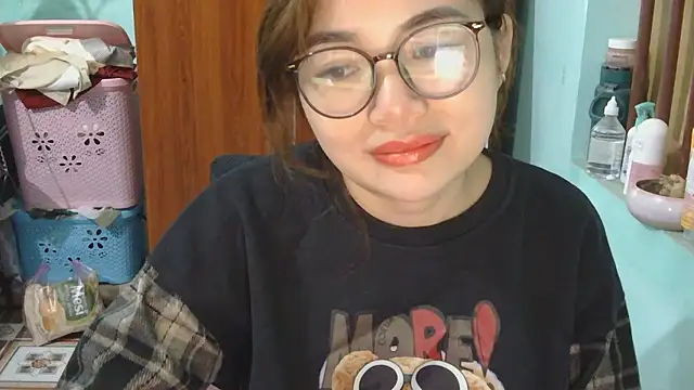 Snapshot of Uhem112 chatting on November 2025 02:41:01 PM Uhem112 online show from November 2025 02:41:01 PM