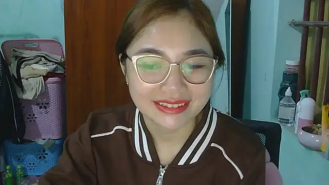 Snapshot of Uhem112 chatting on November 2025 03:38:02 AM Uhem112 online show from November 2025 03:38:02 AM