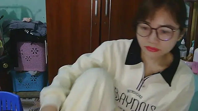 Uhem112 online show from December 2025 12:59:02 AM