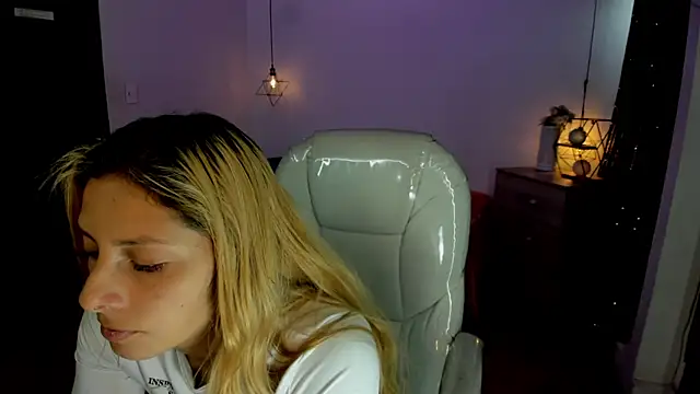 Jennaa Cooper online show from October 2025 08:07:01 PM