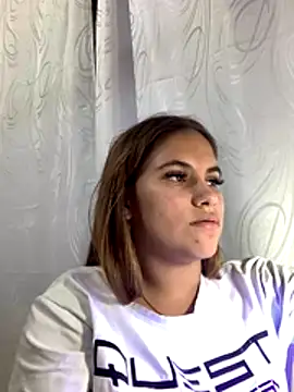 Snapshot of MiiluRosse chatting on November 2025 10:47:01 PM MiiluRosse online show from November 2025 10:47:01 PM