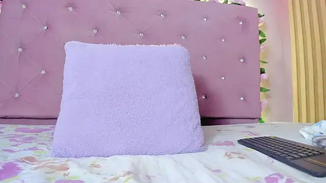 violet taylor  online show from June 2026 02:22:02 AM