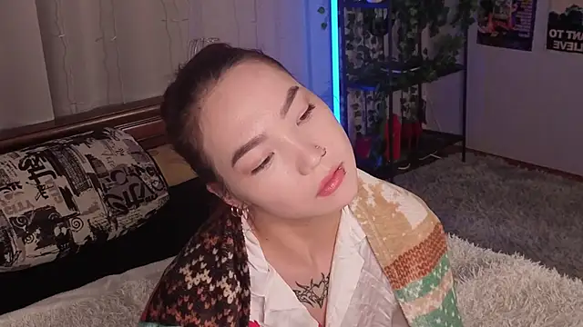 OdetteBiddy online show from December 2025 08:15:02 PM