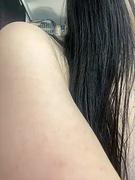Briana Hottt online show from June 2026 04:00:01 PM