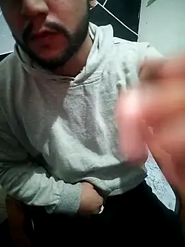 Kartikkartik8595 online show from November 2025 09:28:01 PM