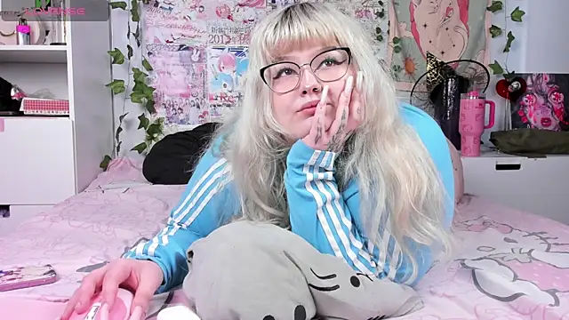  CandyM1lky  online show from April 2026 08:06:01 AM