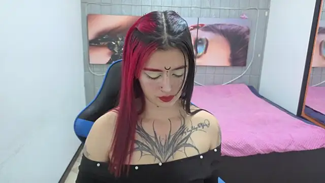 Snapshot of _lucia_21 chatting on September 2025 08:33:01 PM lucia 21 online show from September 2025 08:33:01 PM