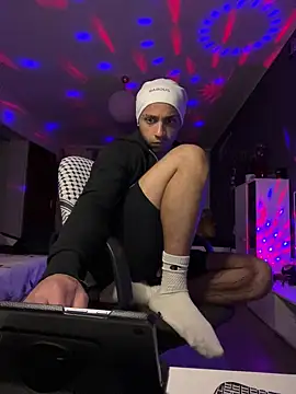 1Richrichard1 online show from June 2026 09:51:01 PM