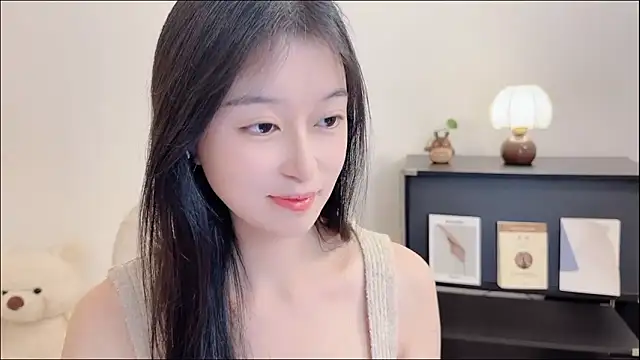 Snapshot of Onechestnut chatting on October 2025 12:06:02 PM Onechestnut online show from October 2025 12:06:02 PM