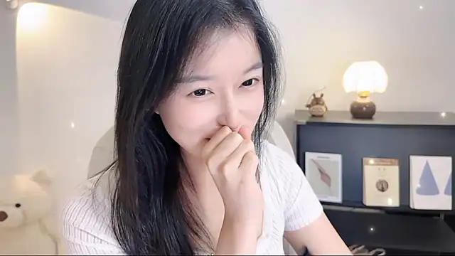 Snapshot of Onechestnut chatting on November 2025 06:07:02 PM Onechestnut online show from November 2025 06:07:02 PM