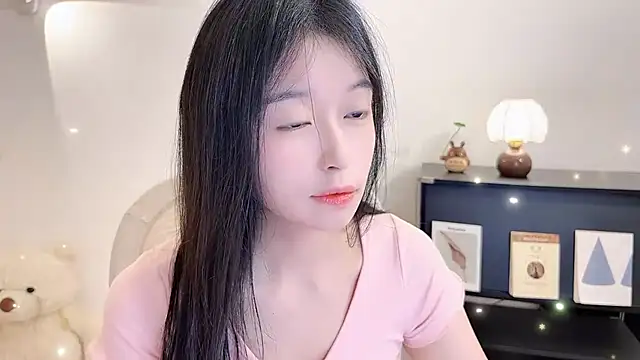 Snapshot of Onechestnut chatting on November 2025 10:48:02 AM Onechestnut online show from November 2025 10:48:02 AM