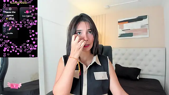 Snapshot of BarbieGirl_xx chatting on November 2025 07:58:01 PM BarbieGirl xx online show from November 2025 07:58:01 PM