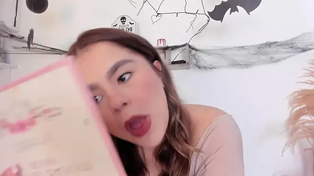 Samanta Monroe online show from October 2025 12:15:01 PM