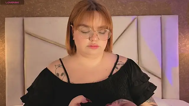 Snapshot of Miiss_Bubble chatting on September 2025 07:49:02 PM Miiss Bubble online show from September 2025 07:49:02 PM