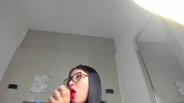 Lunaa bellaa online show from April 2026 07:26:01 PM