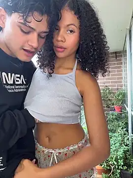 Snapshot of Rose-andres chatting on March 2026 07:59:01 PM Rose-andres online show from March 2026 07:59:01 PM