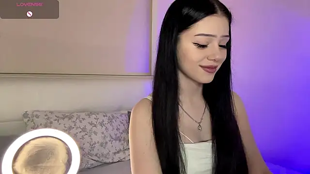 KateHardcastle online show from November 2025 03:25:02 PM