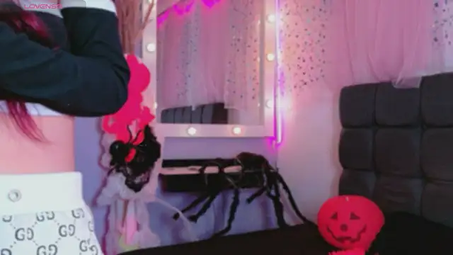 Snapshot of NataliaPrada_s chatting on October 2025 04:55:01 PM NataliaPrada s online show from October 2025 04:55:01 PM