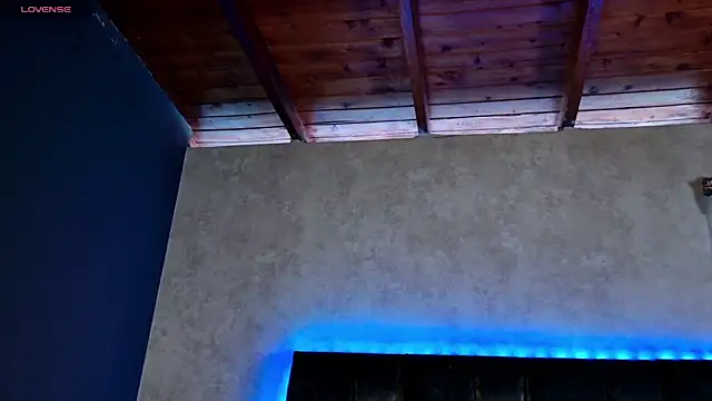 Taurito    online show from November 2025 09:38:02 PM