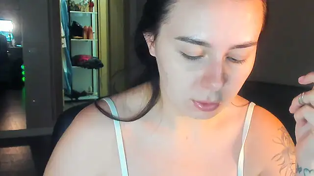 Snapshot of Di_na_Bell chatting on July 2026 10:39:01 AM Di na Bell online show from July 2026 10:39:01 AM