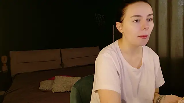 Snapshot of Di_na_Bell chatting on July 2026 05:43:02 AM Di na Bell online show from July 2026 05:43:02 AM