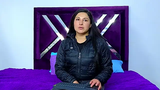 cuteeimy online show from November 2025 09:30:02 PM