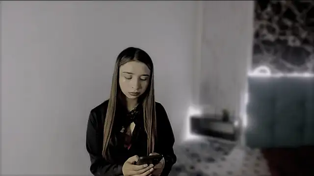 Snapshot of x_jules_ chatting on October 2025 12:20:01 AM x jules online show from October 2025 12:20:01 AM