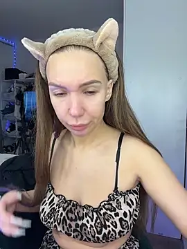 Snapshot of AlysonHuxley_ chatting on February 2026 04:08:01 AM AlysonHuxley online show from February 2026 04:08:01 AM