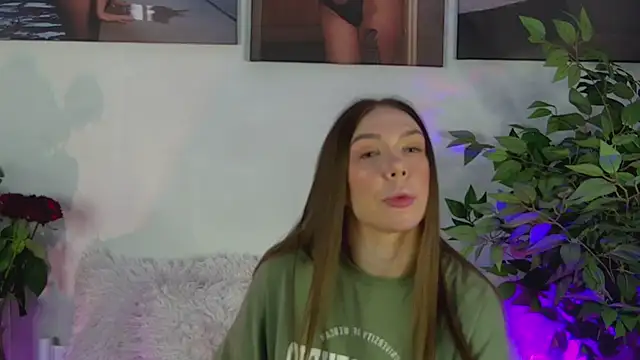 Snapshot of AlysonHuxley_ chatting on February 2026 03:07:02 AM AlysonHuxley online show from February 2026 03:07:02 AM