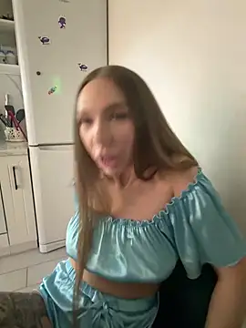 Snapshot of AlysonHuxley_ chatting on February 2026 10:33:01 PM AlysonHuxley online show from February 2026 10:33:01 PM