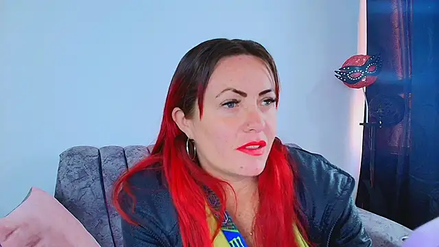 Snapshot of carolinhe_ chatting on October 2025 07:22:01 PM carolinhe online show from October 2025 07:22:01 PM