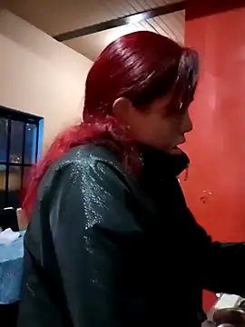 Snapshot of carolinhe_ chatting on October 2025 01:23:02 PM carolinhe online show from October 2025 01:23:02 PM