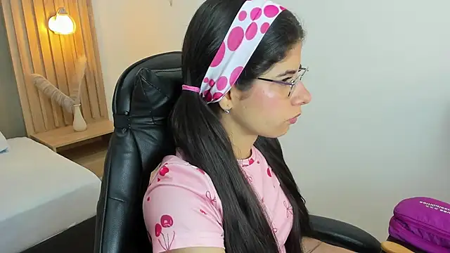 carlina 15 online show from October 2025 12:25:01 PM