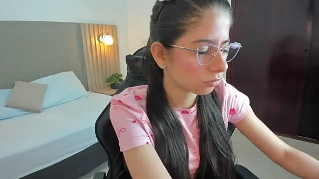 carlina 15 online show from November 2025 12:19:02 PM