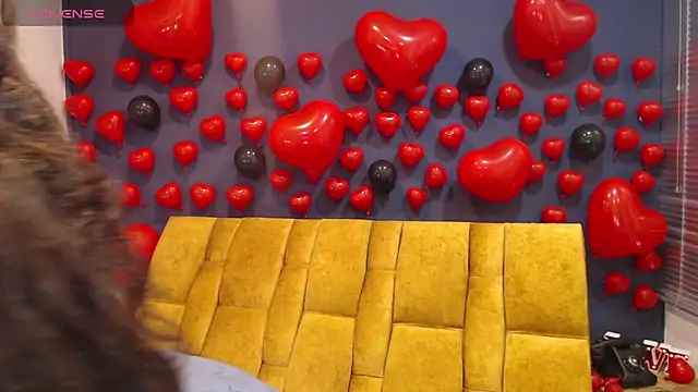 Snapshot of KendraaSimons chatting on February 2026 07:54:01 PM KendraaSimons online show from February 2026 07:54:01 PM