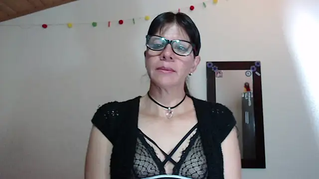 Snapshot of martina_27 chatting on October 2025 02:06:01 PM martina 27 online show from October 2025 02:06:01 PM