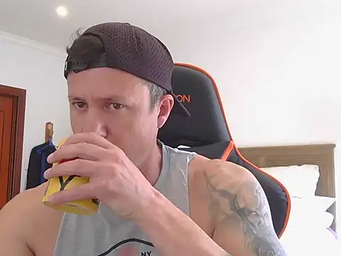 TroyDieselXXX online show from September 2025 07:43:01 AM