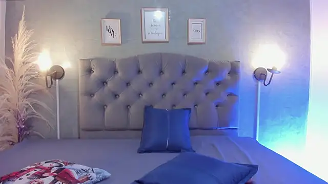 GiannaSlimJB online show from November 2025 03:29:02 AM