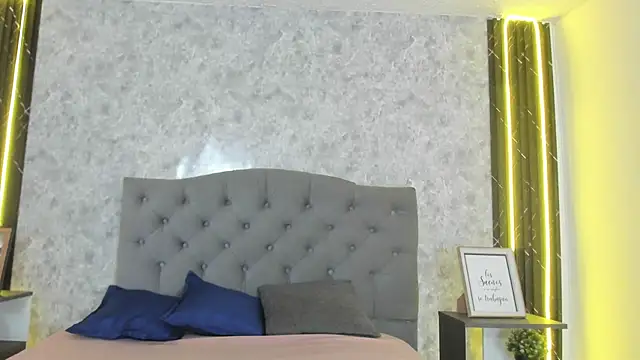 GiannaSlimJB online show from February 2026 07:06:02 PM