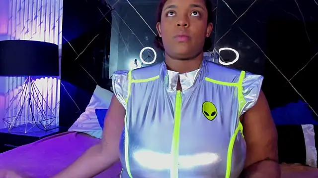 Alaia Gutierrez online show from October 2025 08:41:01 PM