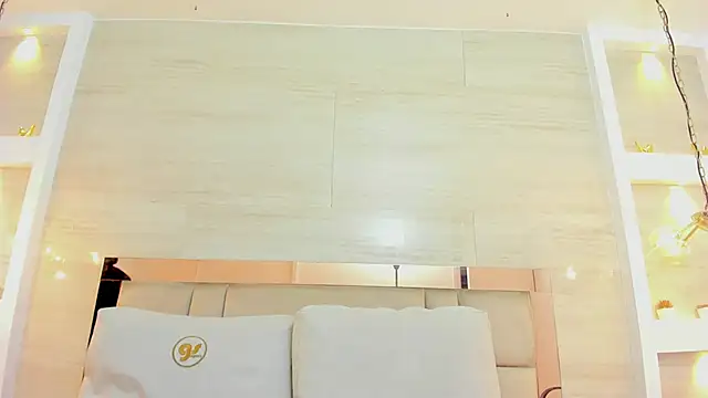 karol lewiss online show from October 2025 11:53:01 AM