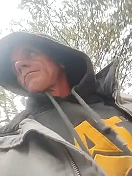 Snapshot of helldonk chatting on November 2025 05:28:02 PM helldonk online show from November 2025 05:28:02 PM