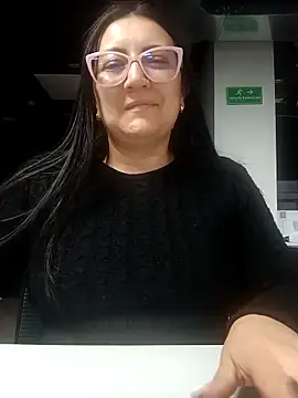 Snapshot of Romina693 chatting on September 2025 05:28:02 AM Romina693 online show from September 2025 05:28:02 AM