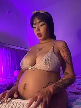 lucialauper  online show from October 2025 01:15:01 AM