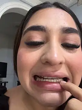 JasmineRhodes online show from November 2025 01:00:02 PM