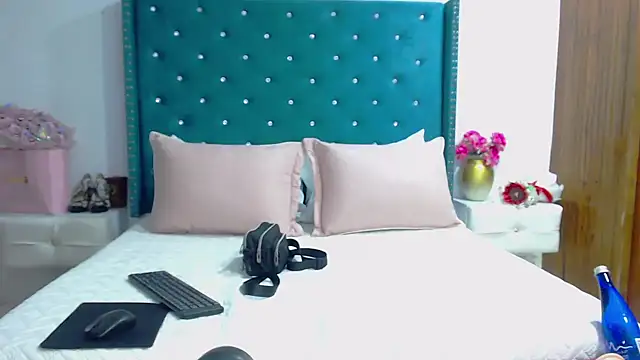 KimScarleth online show from April 2026 04:12:02 PM