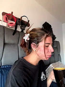 AllieYourGirl online show from November 2025 02:31:02 PM