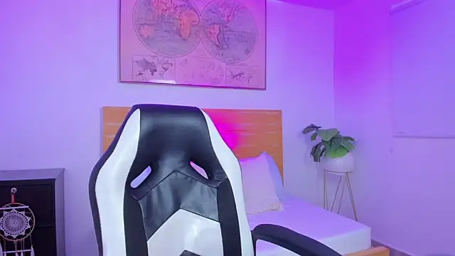 Snapshot of kitty_sweeety_ chatting on February 2026 12:43:02 PM kitty sweeety online show from February 2026 12:43:02 PM