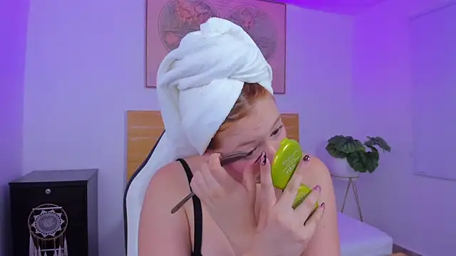 Snapshot of kitty_sweeety_ chatting on March 2026 12:32:01 PM kitty sweeety online show from March 2026 12:32:01 PM